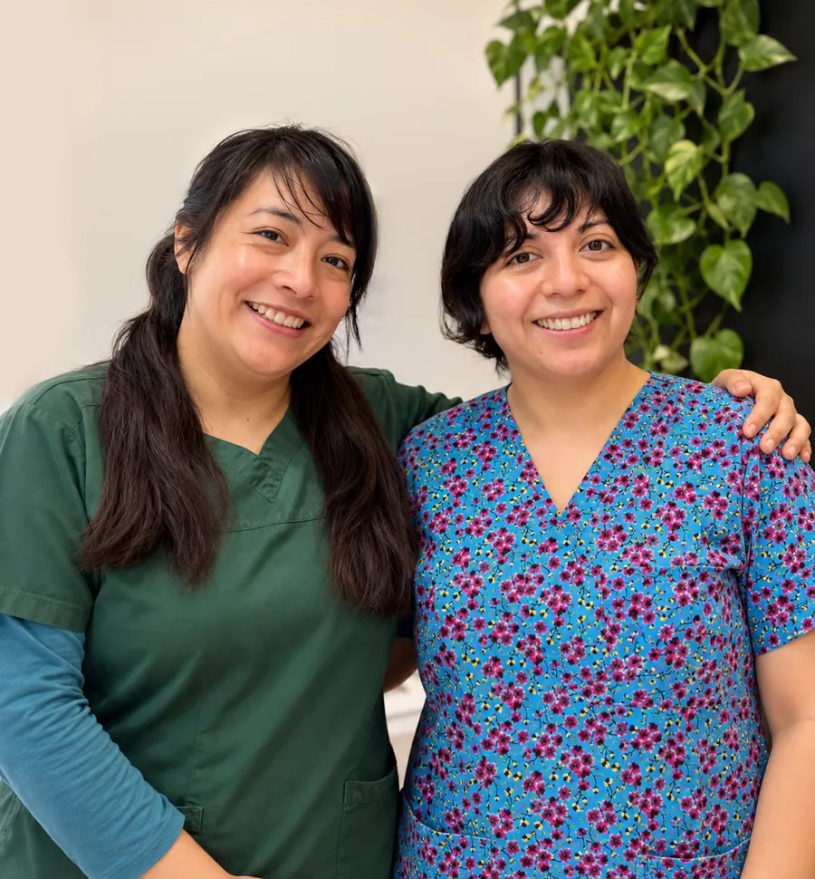 Abril Bustamante y Mayra Domínguez, fundadoras de Copocan, juntas y sonriendo